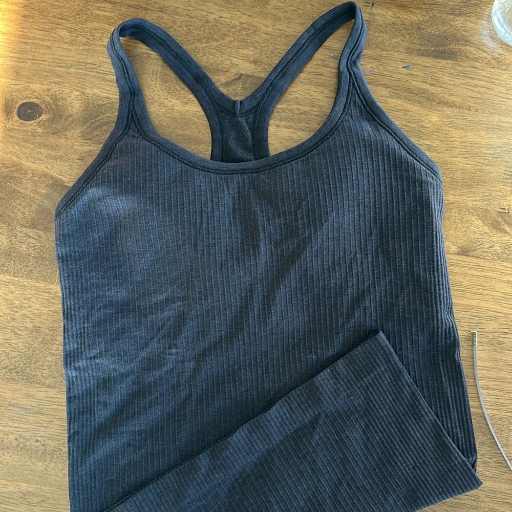 Lululemon black tank size 6
